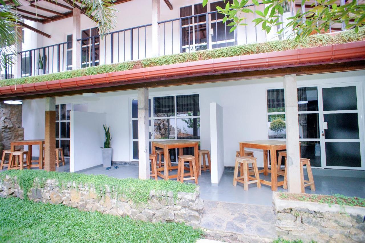 Hotel Pineview Unawatuna Exteriér fotografie